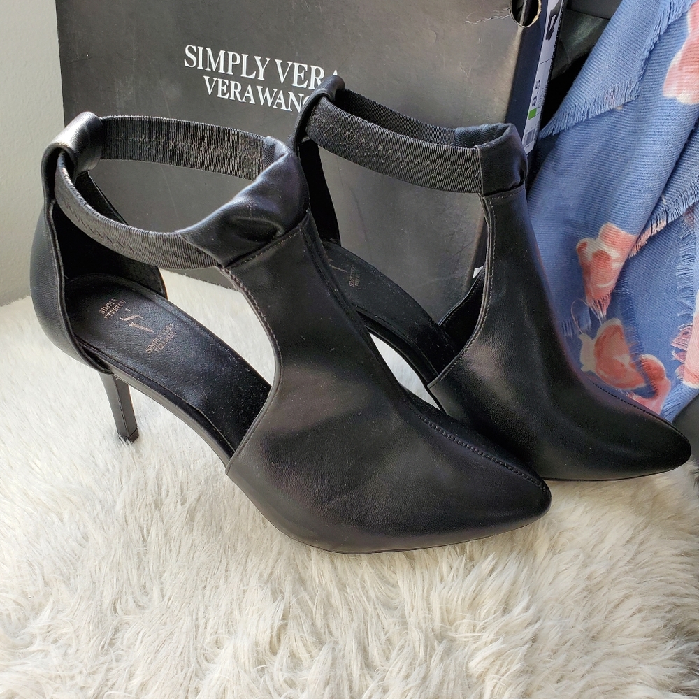 Shoes - Picture 4 of 5